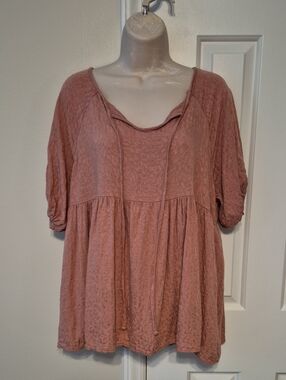 Soft flowy top size medium